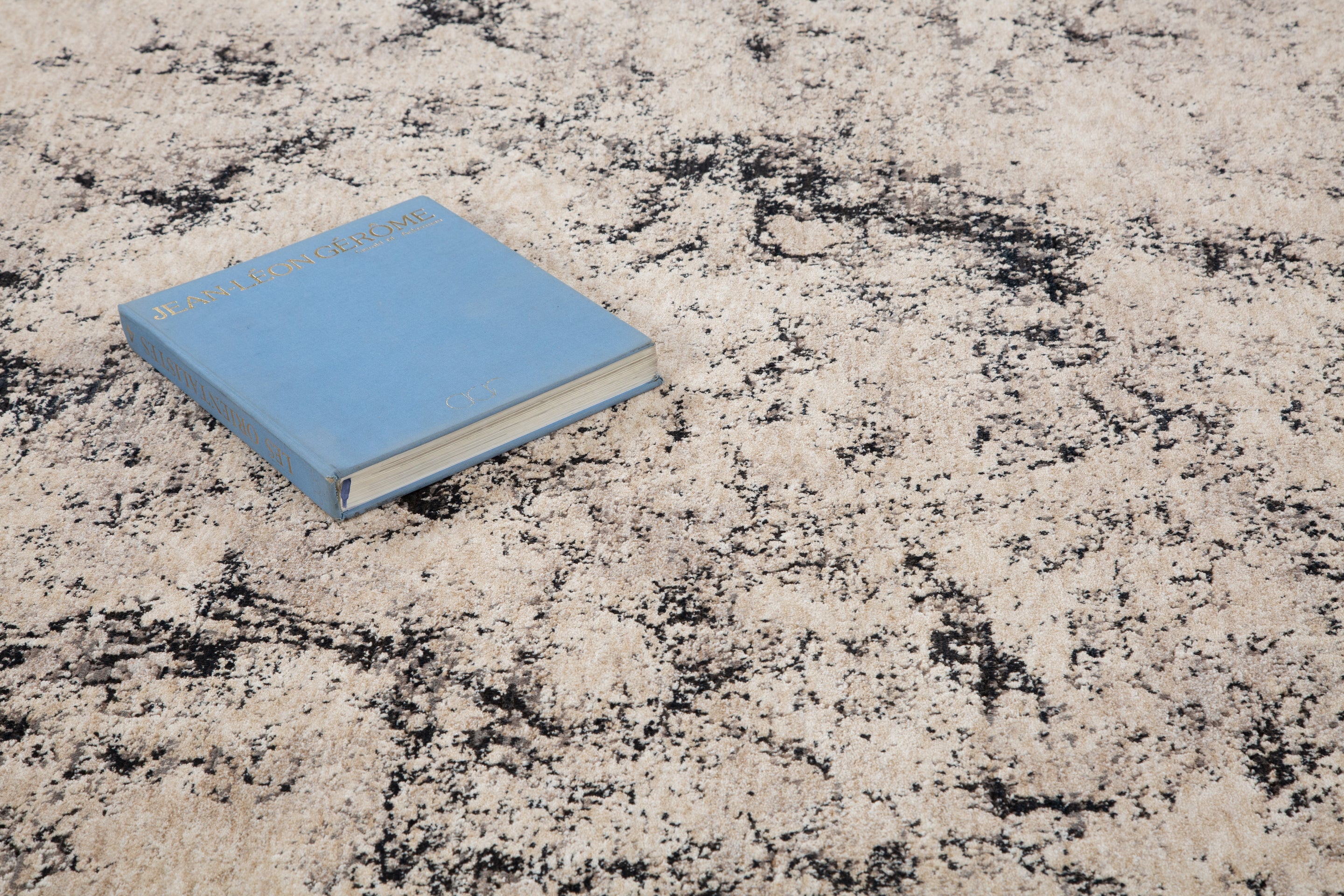 Nebula Abstract Subtle Marble Rug