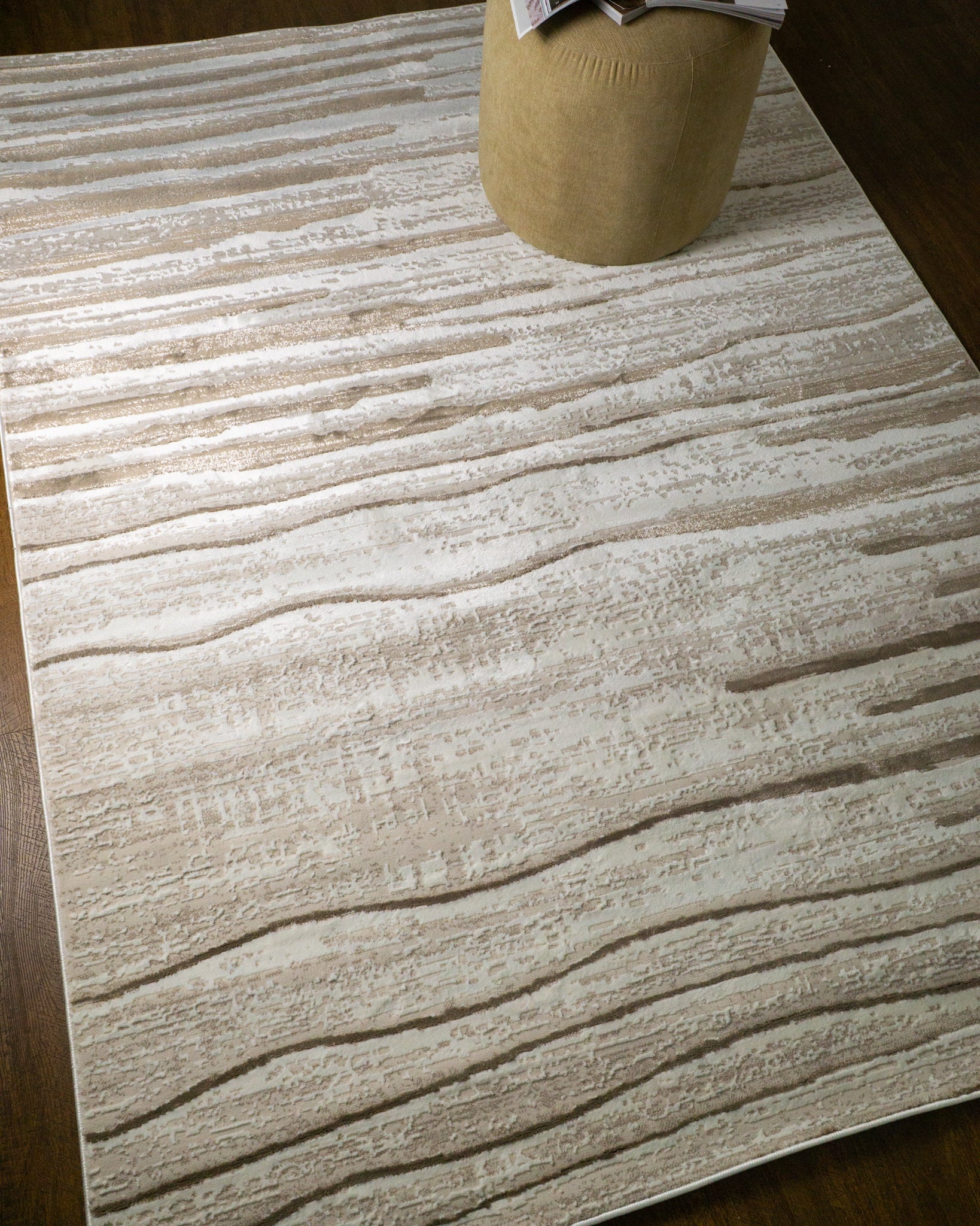 Lucien Modern Lined Rug