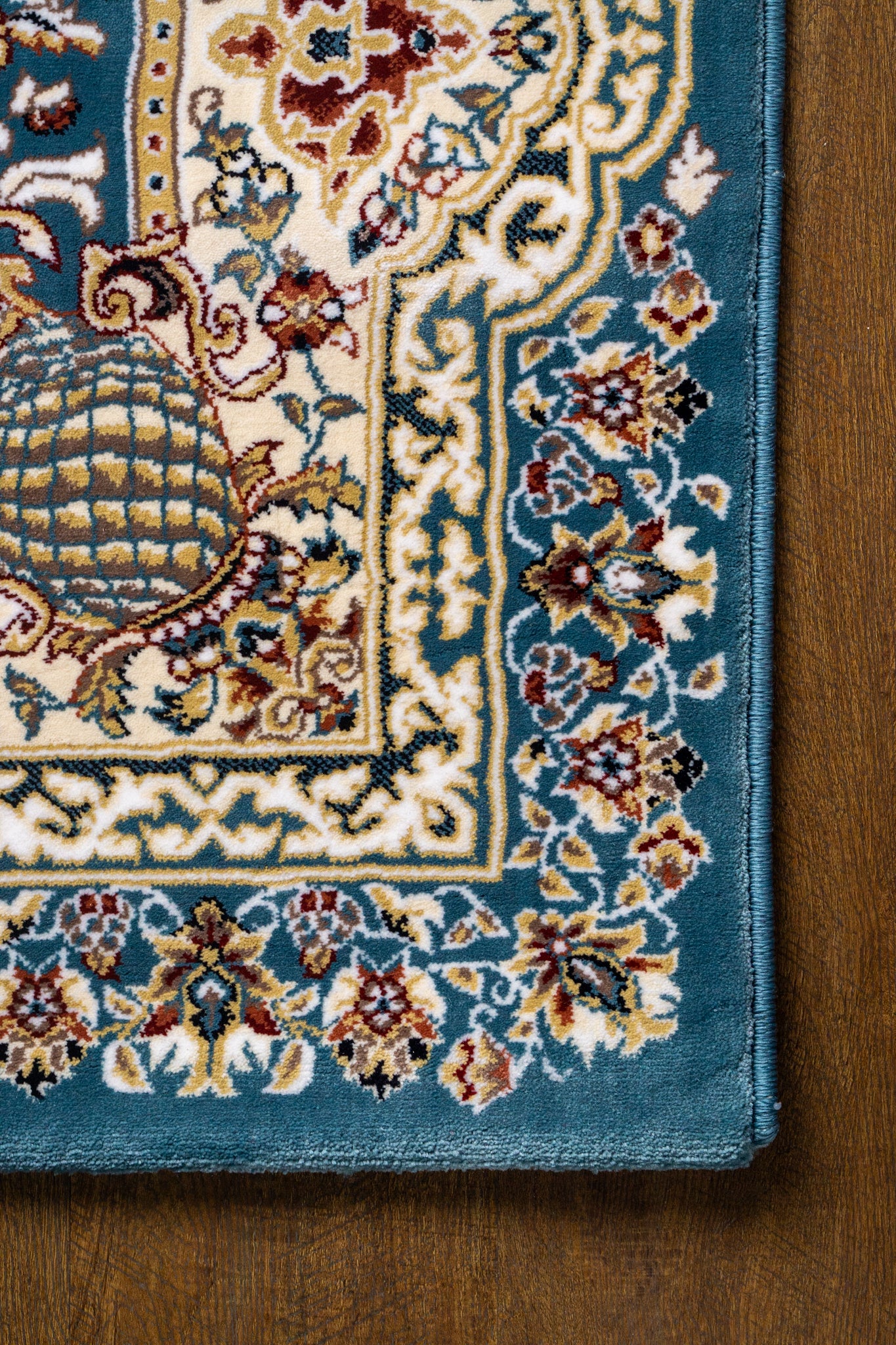 Gavino Diamond Traditional Rug