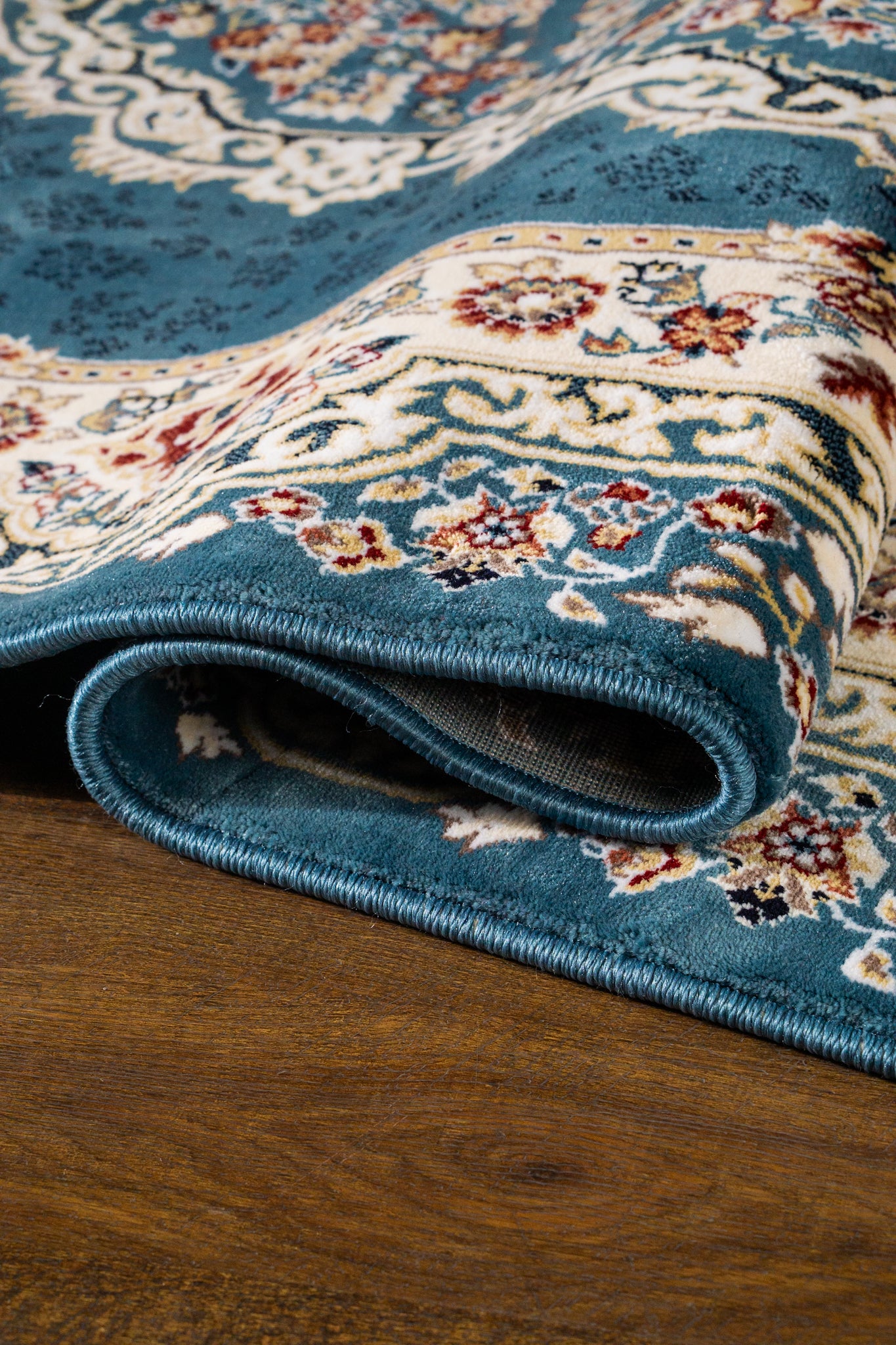 Gavino Diamond Traditional Rug