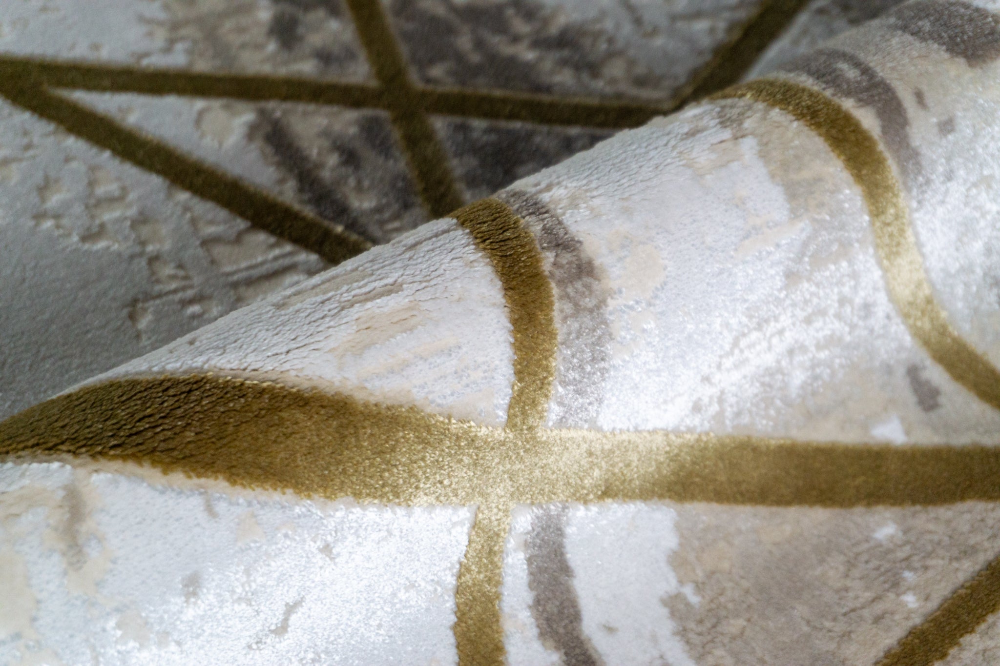 Celeste Distressed Line Modern Rug