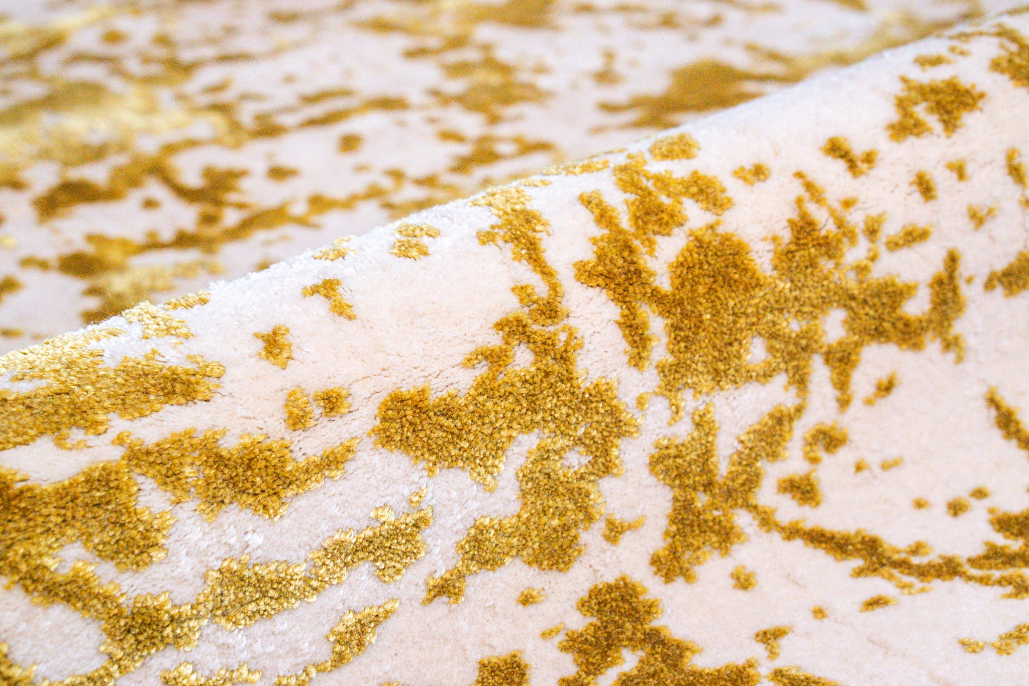 Celeste Lustrous Abstract Rug