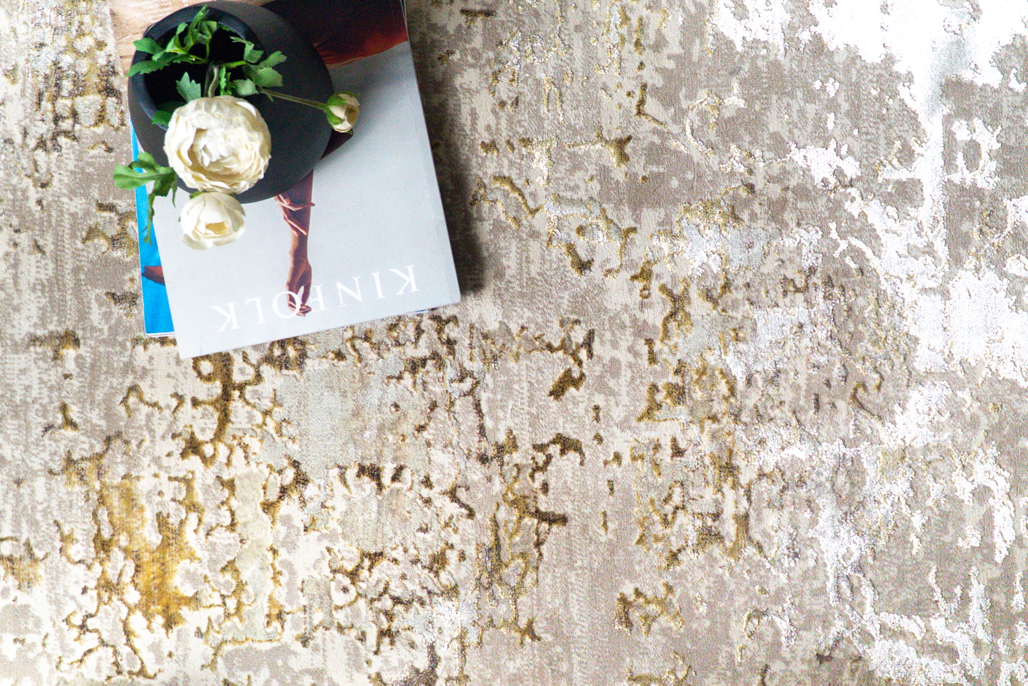 Liora Distressed Abstract Rug