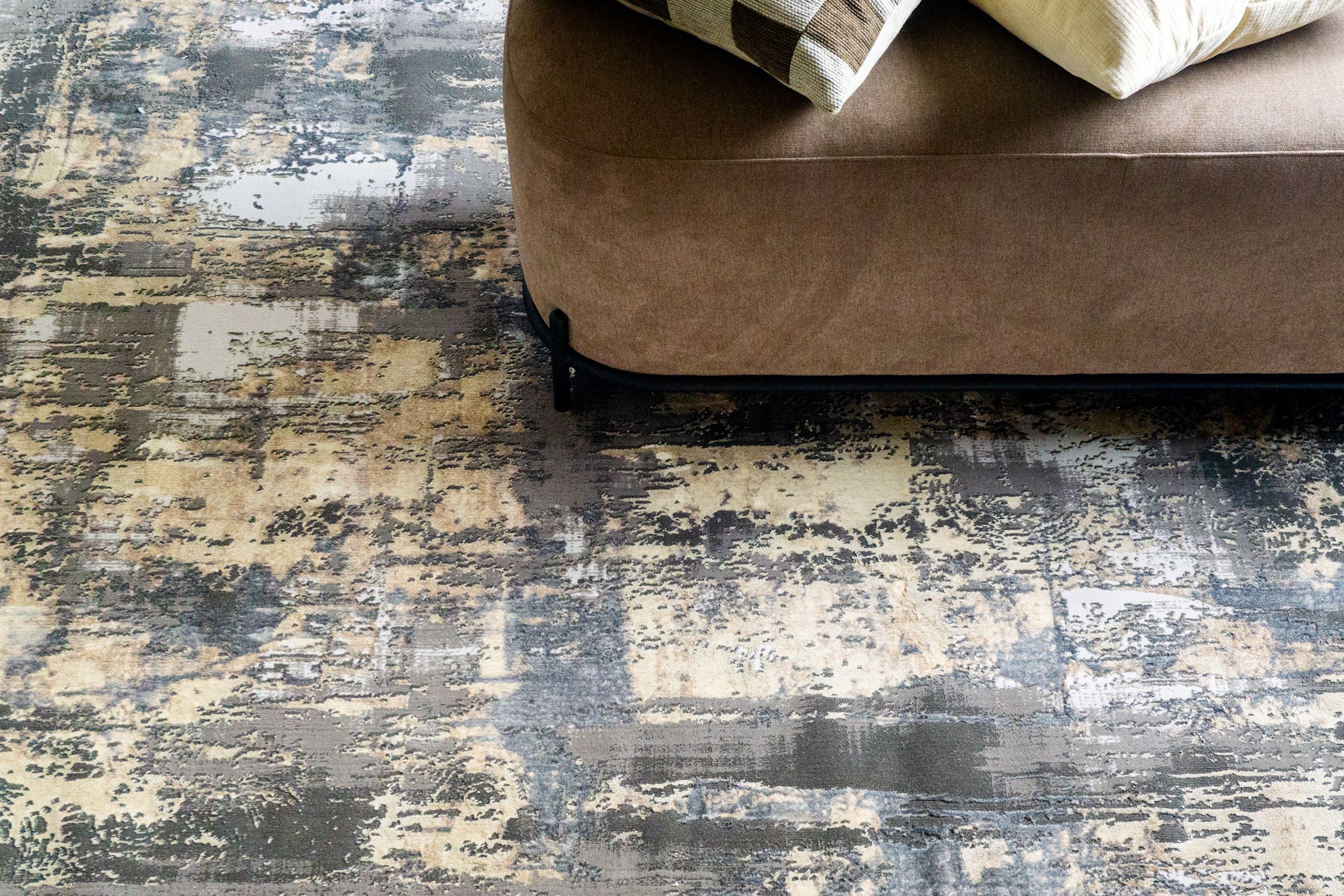 Liora Muted Fade Abstract Rug