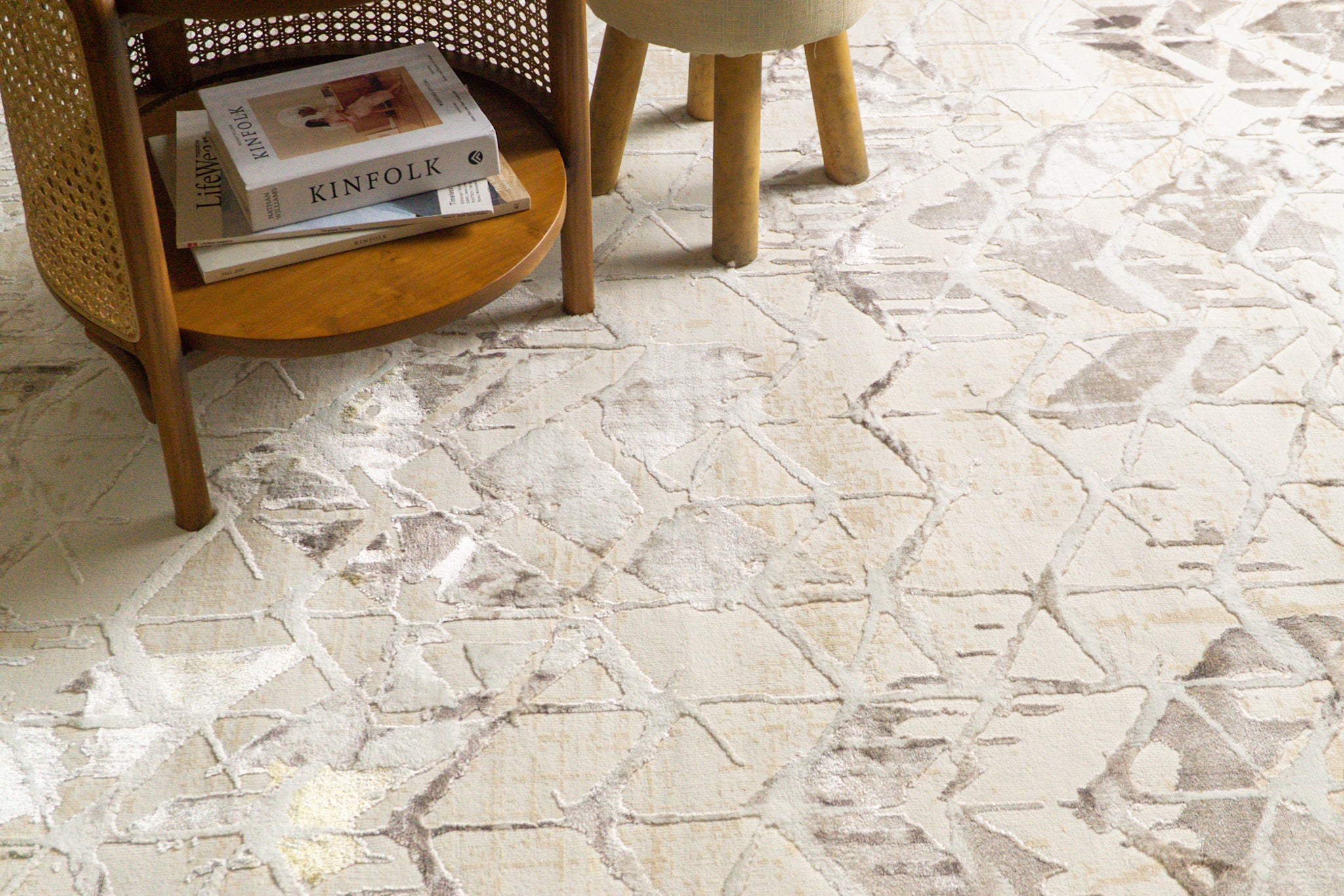 Sonata Faded Arrow Lined Abstract Rug