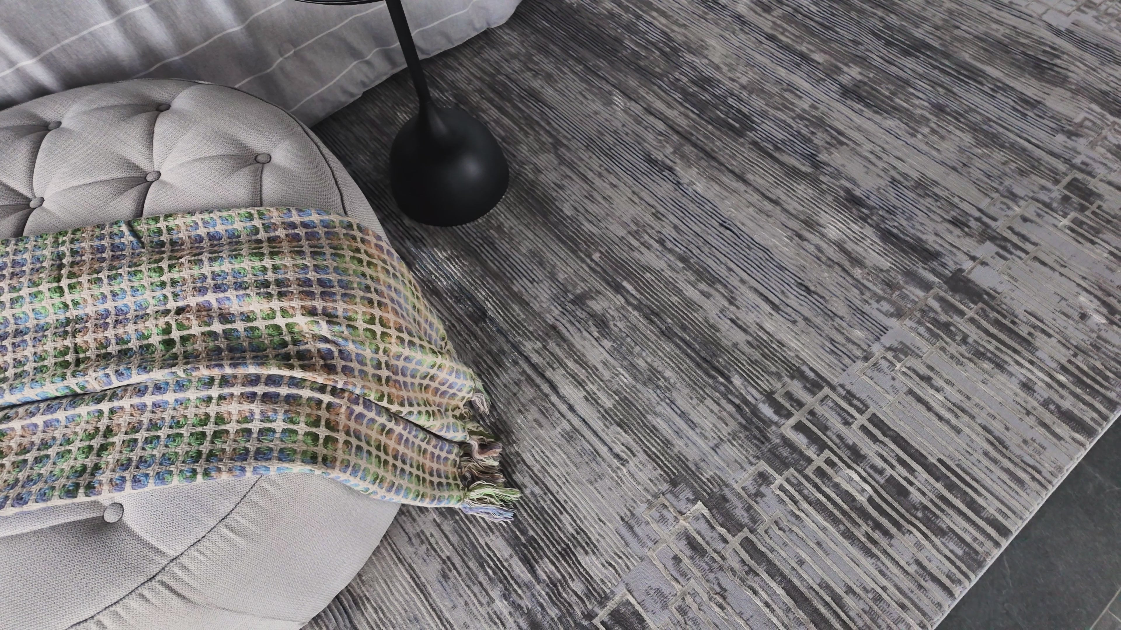 Liora Border Lined Modern Rug