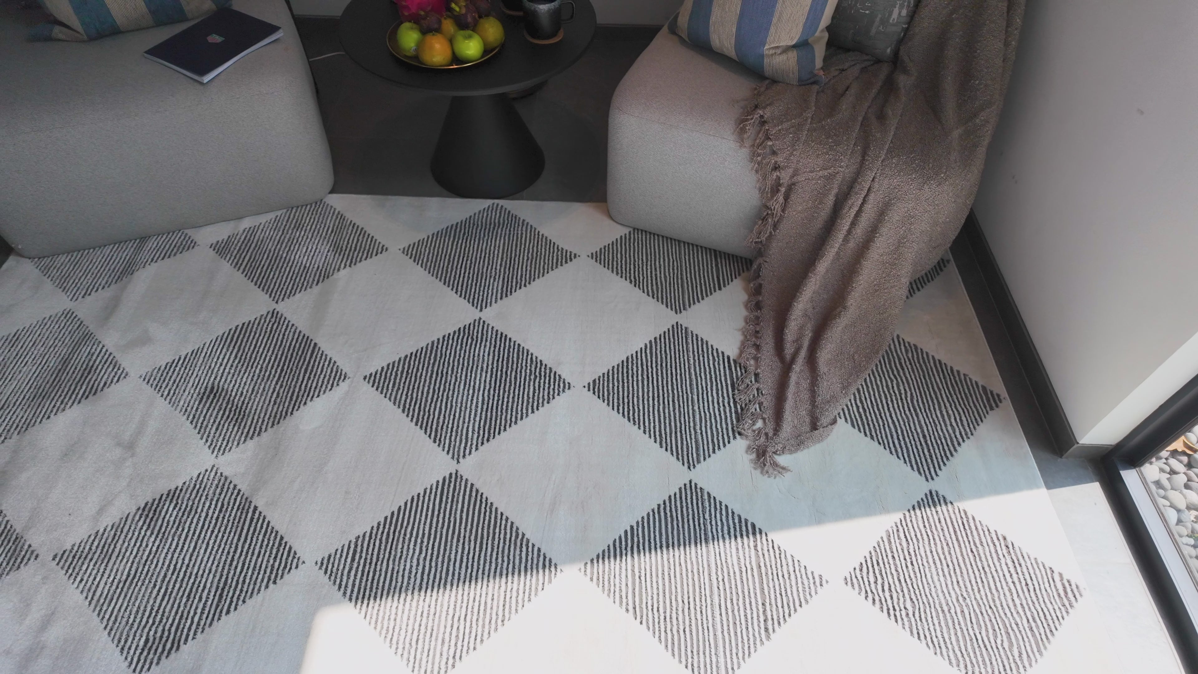 Fides Diamond Geometric Rug